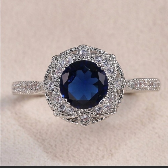 New 925 Silver Women’s Round Cut Sapphire Ring - Picture 4 of 6
